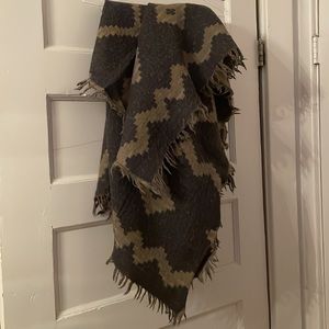 Aritzia Wilfred Diamond Mosaic blanket scarf